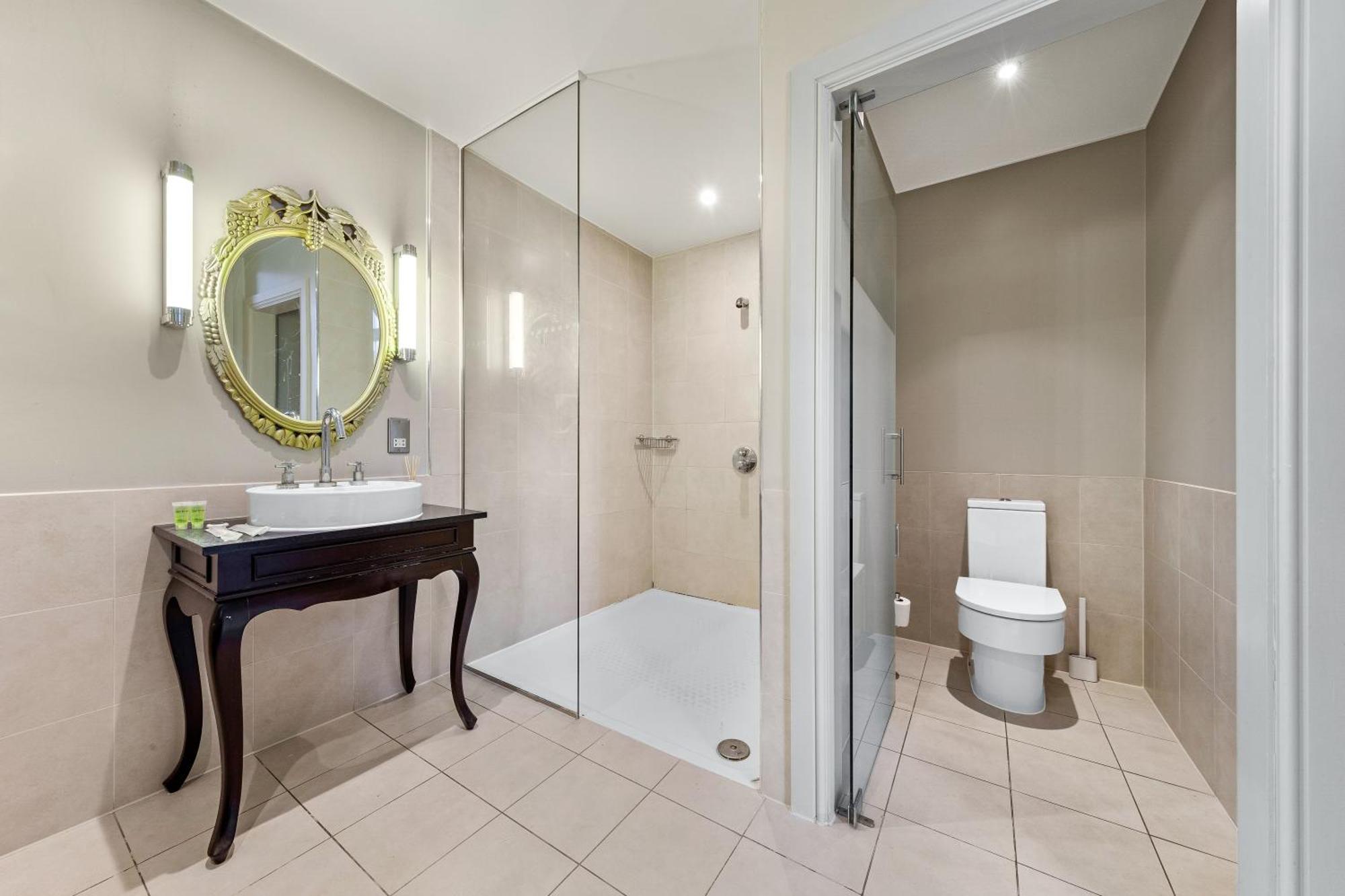 Harte & Garter Windsor Exterior foto