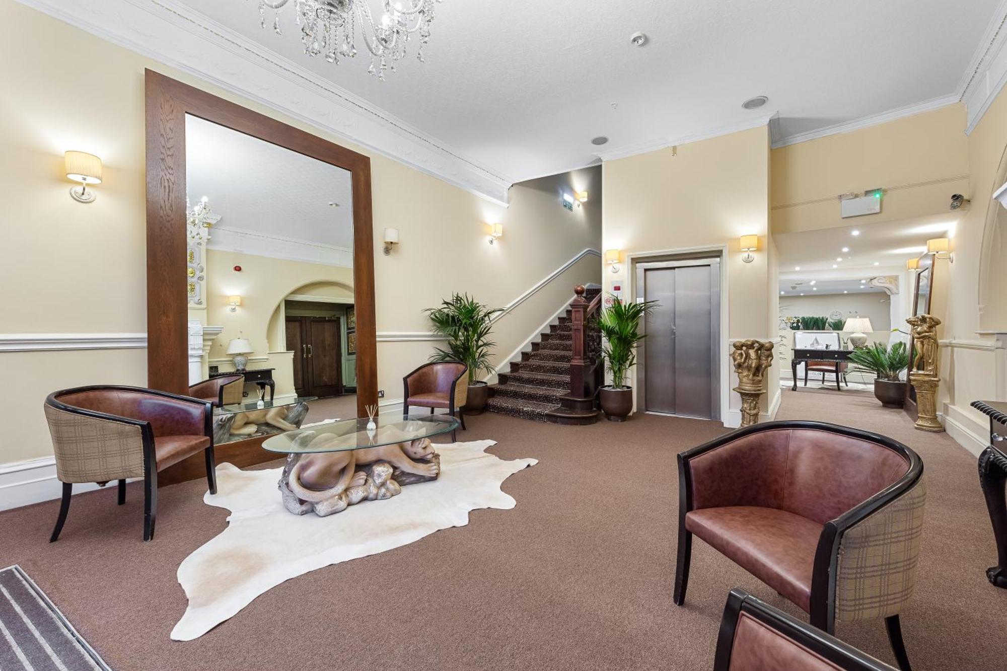 Harte & Garter Windsor Exterior foto